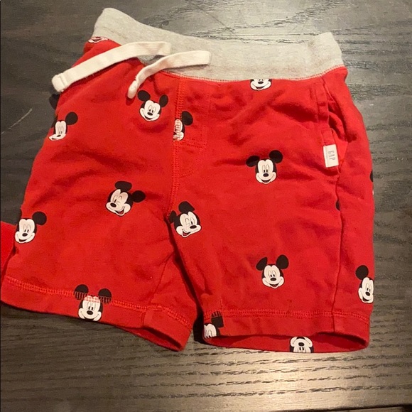 (1) Mickey Jogger (1) Mickey Mouse Shorts - Picture 3 of 3